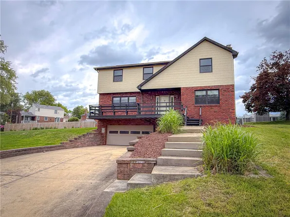 2500 Red Oak Dr, Pittsburgh, PA 15220