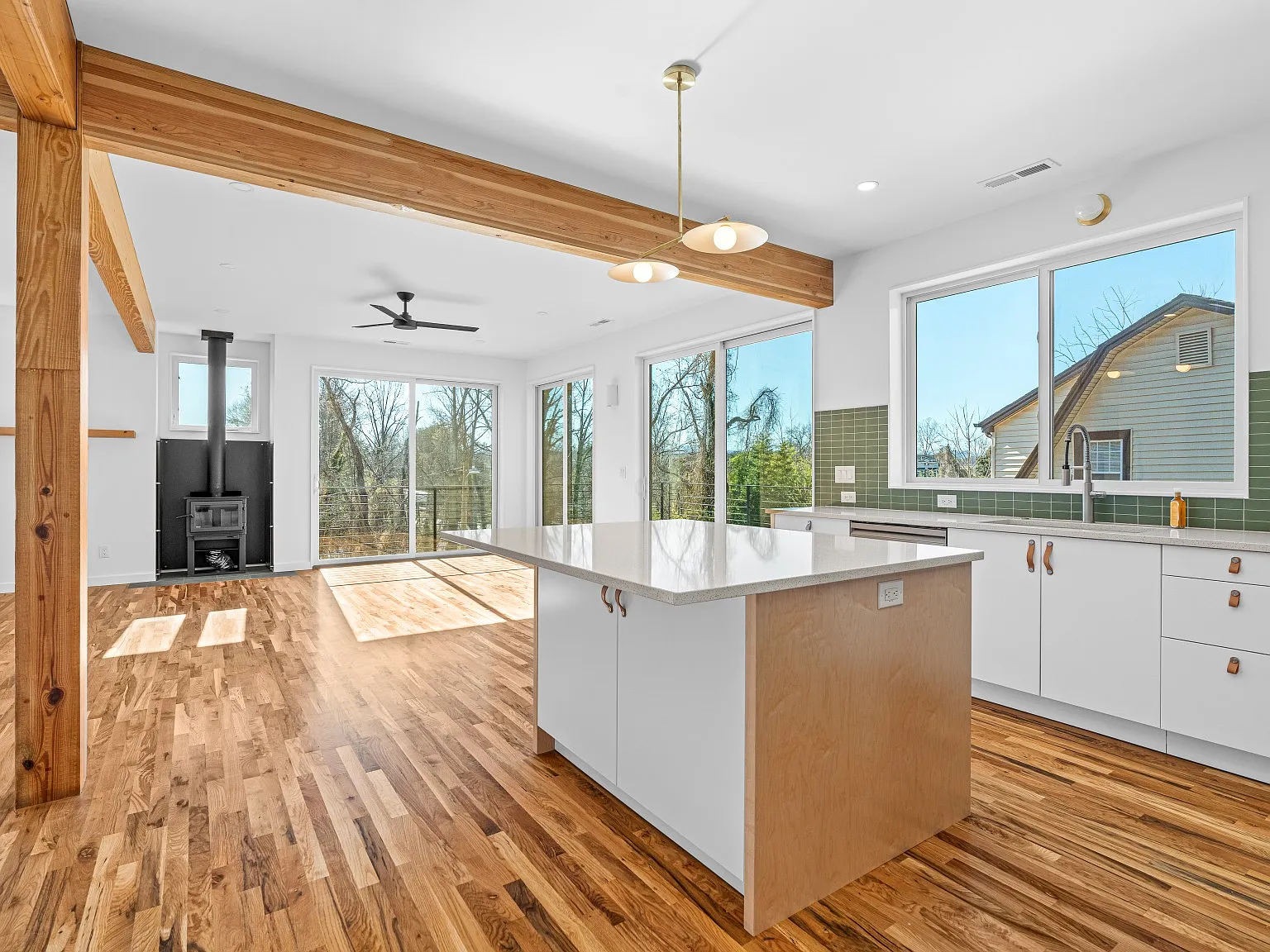 4 bed, 3.5 bath, 2479 sqft, $4,350 — Photo 4