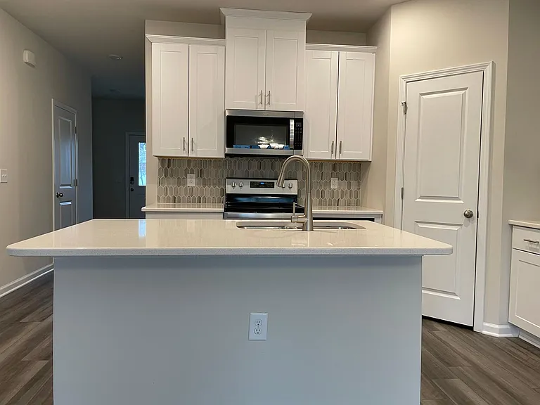 216 Joneshaven Dr — Photo 2