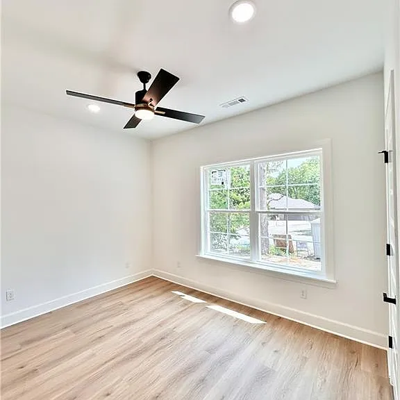 8 Kirkdouglas Ln — Photo 8