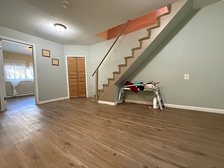 212 E Sheldon St — Photo 28
