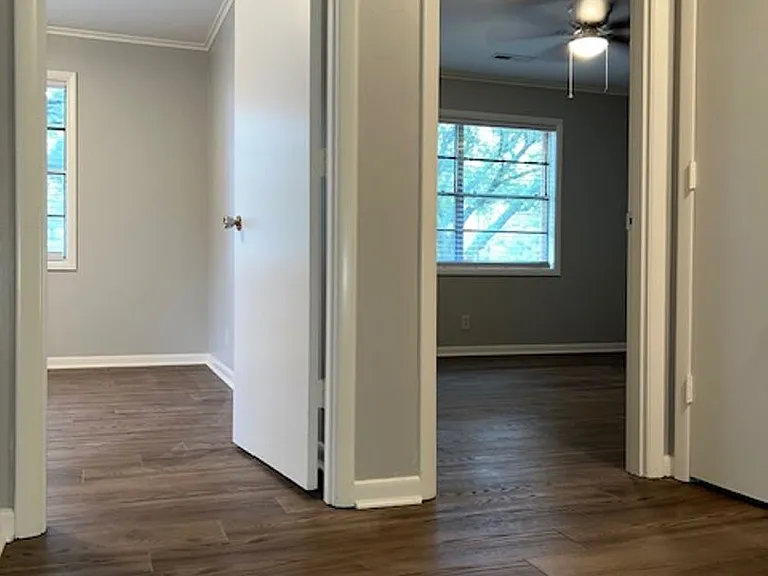 2524 W Hillsboro St — Photo 29