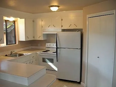Unit #5 Kitchen updated Fall '07