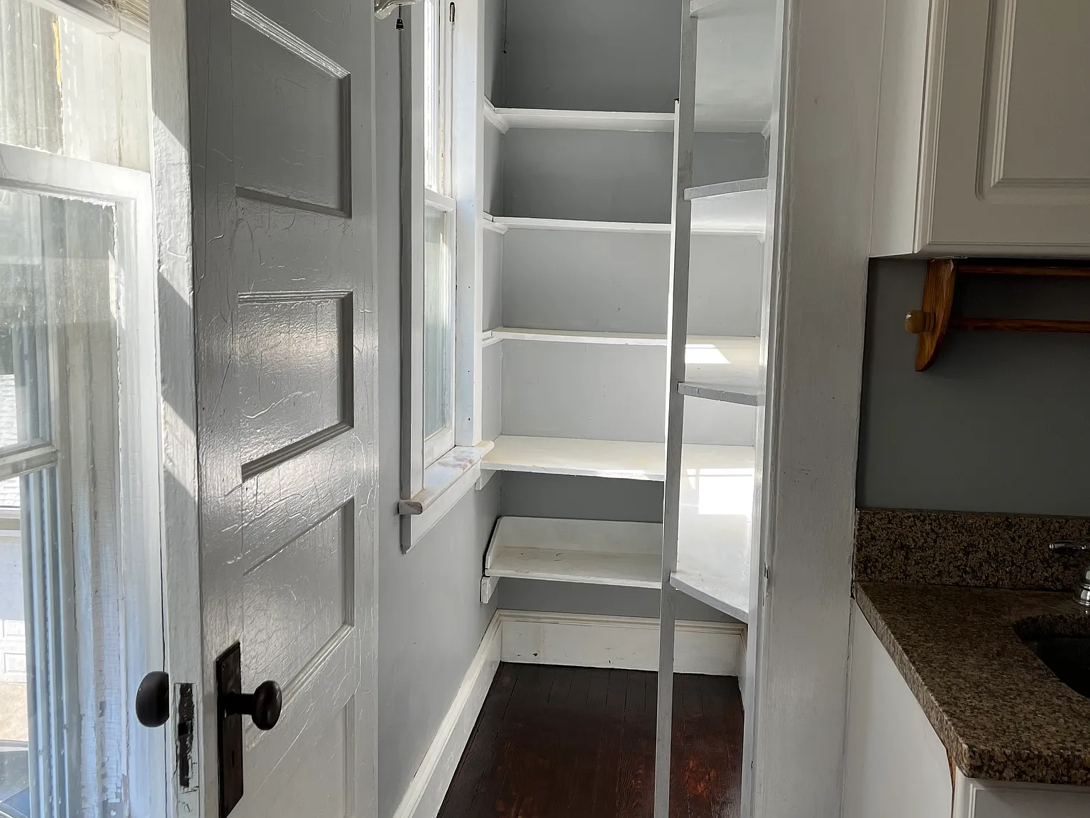 2 bed, 820 sqft, $2,025 — Photo 4