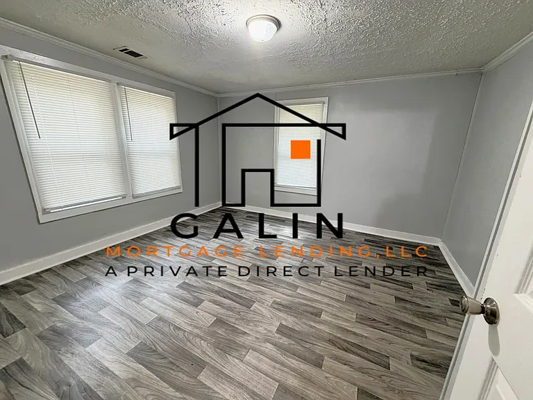 2203 Clars Ave — Photo 7
