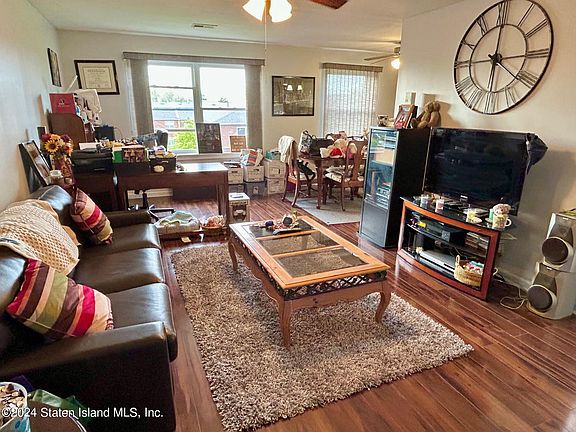 5th image of 894 Armstrong Ave APT 2