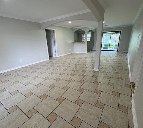 2nd image of 4812 Honeysuckle Ln