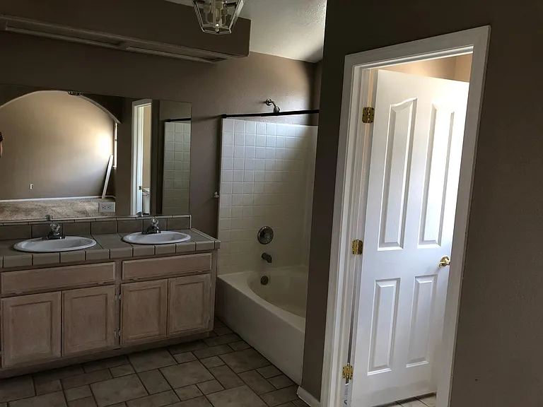 18162 Country Glen Dr — Photo 8
