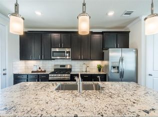 11007 Clover Hollow Ln, Houston, TX 77043