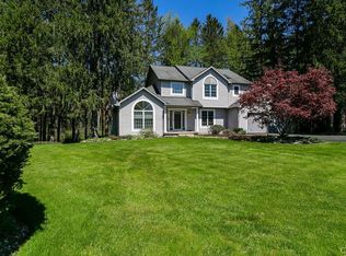 9114 Frenchmans Creek Dr, Phoenix, NY 13135