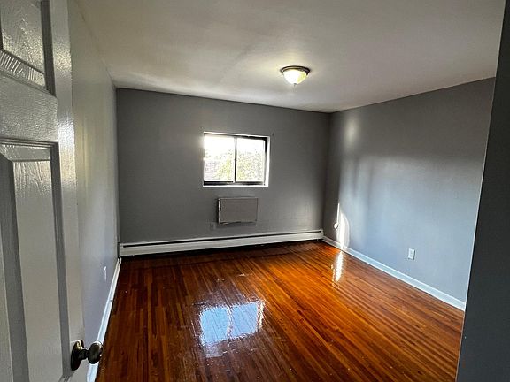 5th image of 6455 N Broad St #407