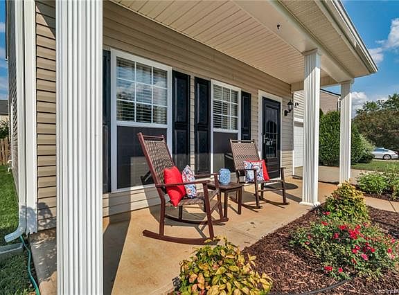 4th image of 4017 Cameron Creek Dr