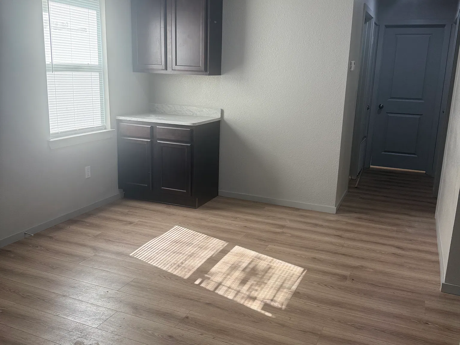 3 bed, 744 sqft, $1,329 — Photo 2