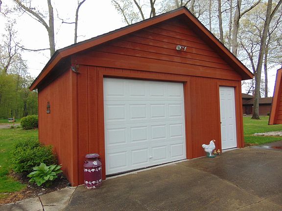 5th image of 64373 Parkwood Ct