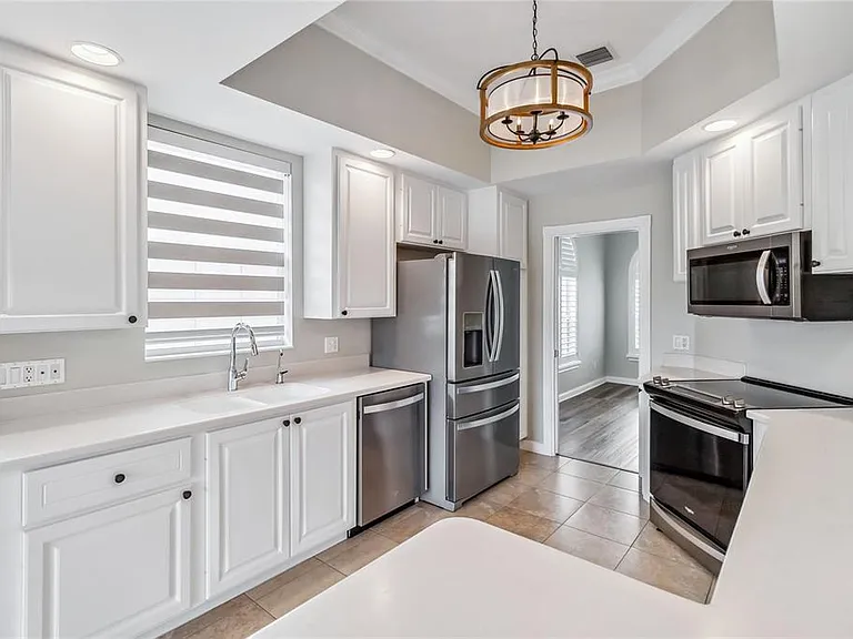 11819 Batello Ln — Photo 12