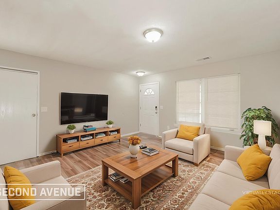2nd image of 2039 Poplar Ave