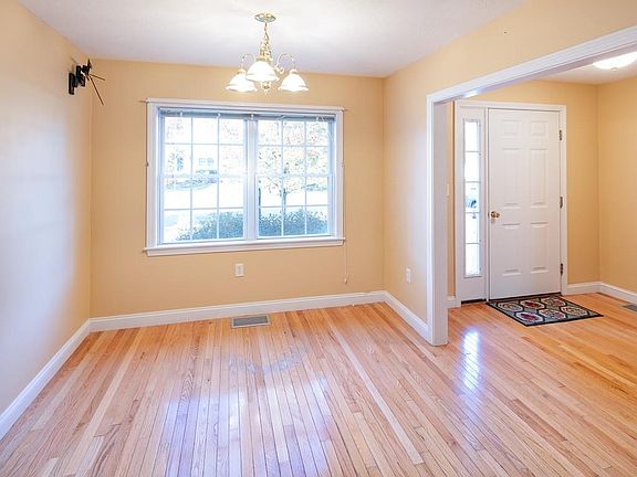 2nd image of 877 Auburnville Way APT C2