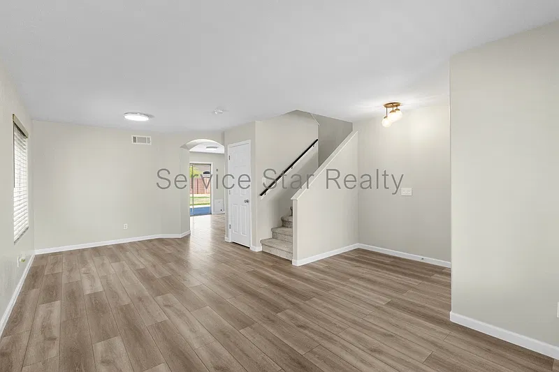 4 bed, 2.5 bath, 2182 sqft, $2,150 — Photo 3