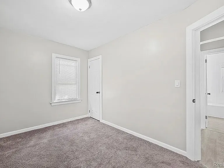 15740 Hartwell St — Photo 5