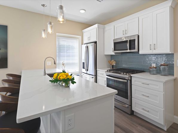 165 Washington St APT 204