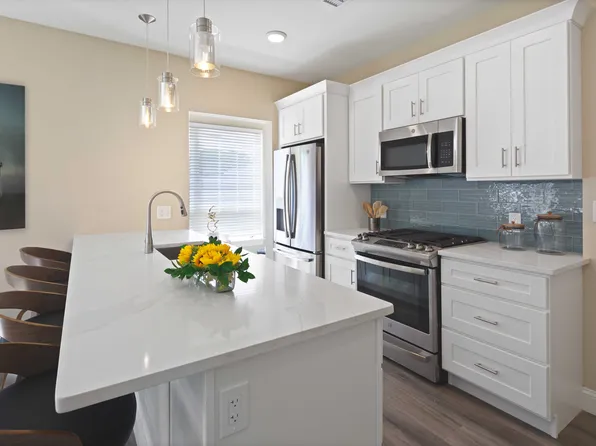 165 Washington St #201, Weymouth, MA 02188