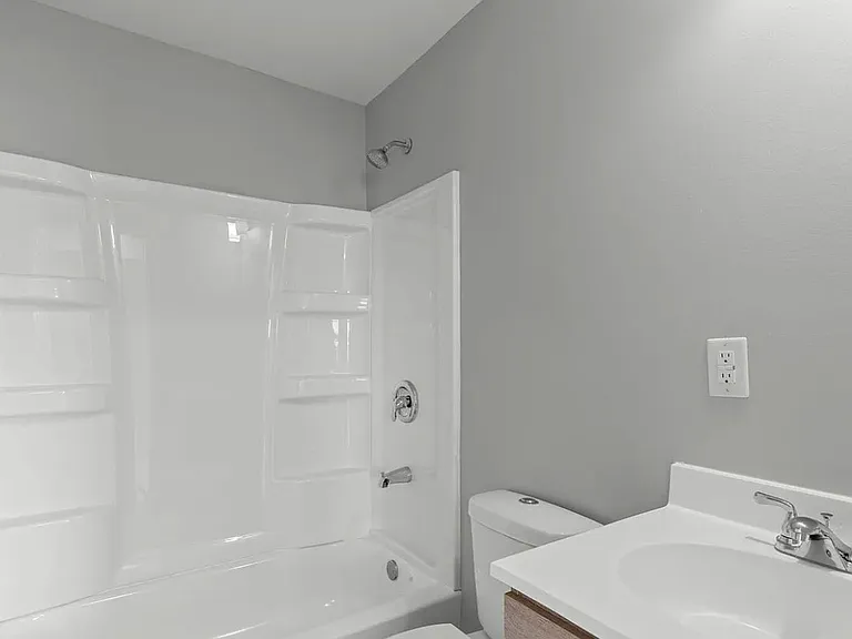 3515 Bells Ln — Photo 3