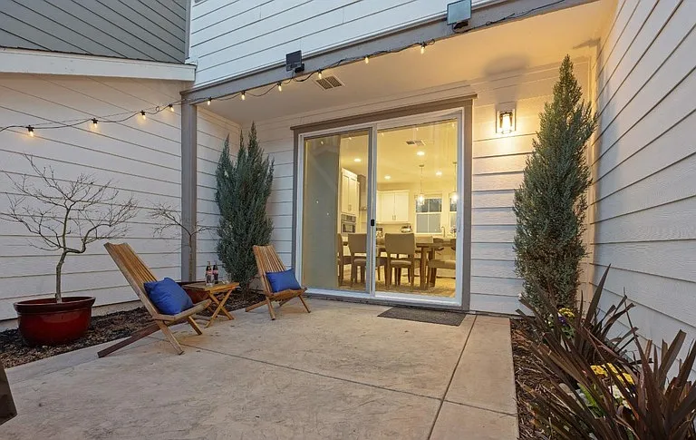 1747 Linden Ln — Photo 28