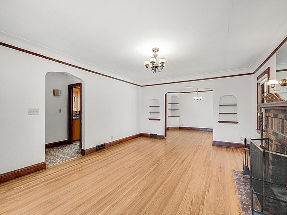 5th image of 1525 Asbury St