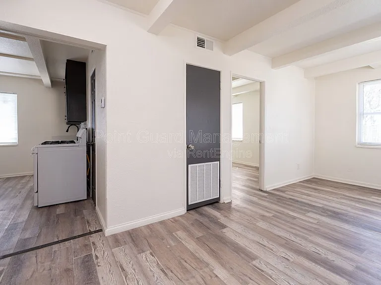 1335 W Dora St #1335 — Photo 3