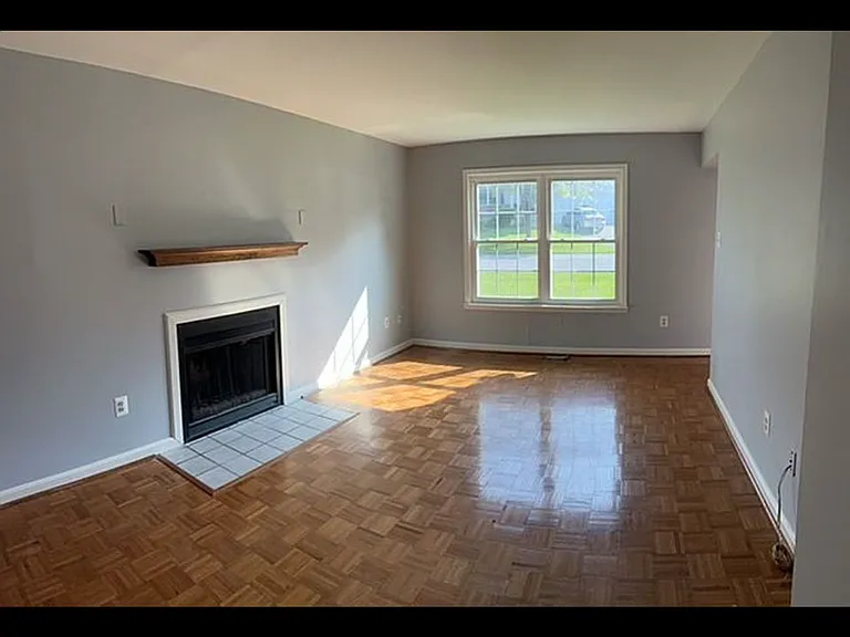 8230 Lincoln Dr — Photo 8