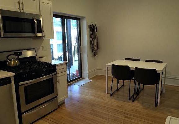 4th image of 150 W Huron St #5W