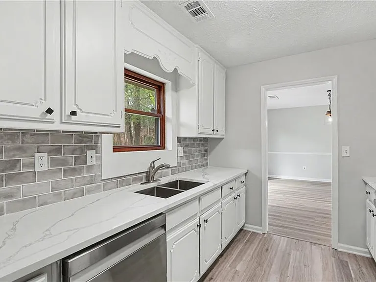 10 Gentry Dr — Photo 6