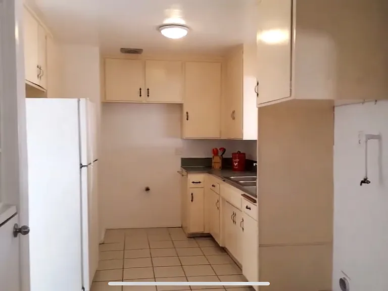 7451 Colombia Dr — Photo 4