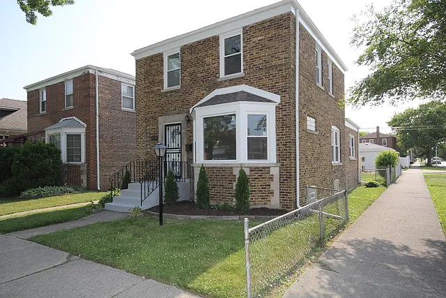 10200 S Calumet Ave photo 1