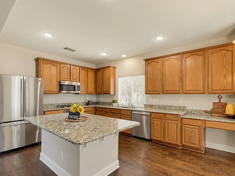 5201 Threshing Dr — Photo 6