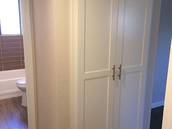 2nd image of 2336 Villanova Cir APT 05