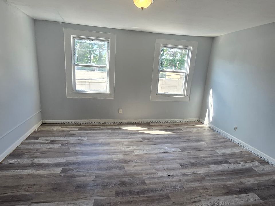 1st image of 211 W 3rd St APT A
