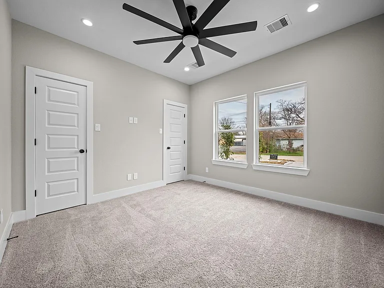 929 Green Meadow Ln #B — Photo 10