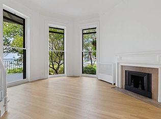 210 Columbia Hts, Brooklyn, NY 11201