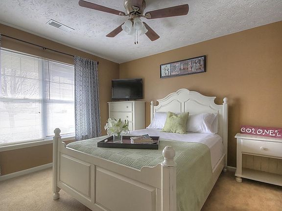 4th image of 725 Sage Dr