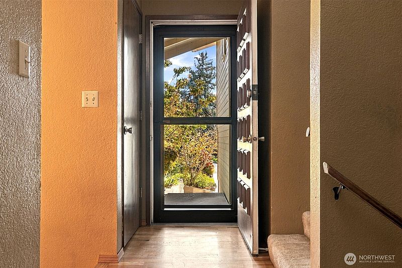 3rd image of 312 N 50th Avenue