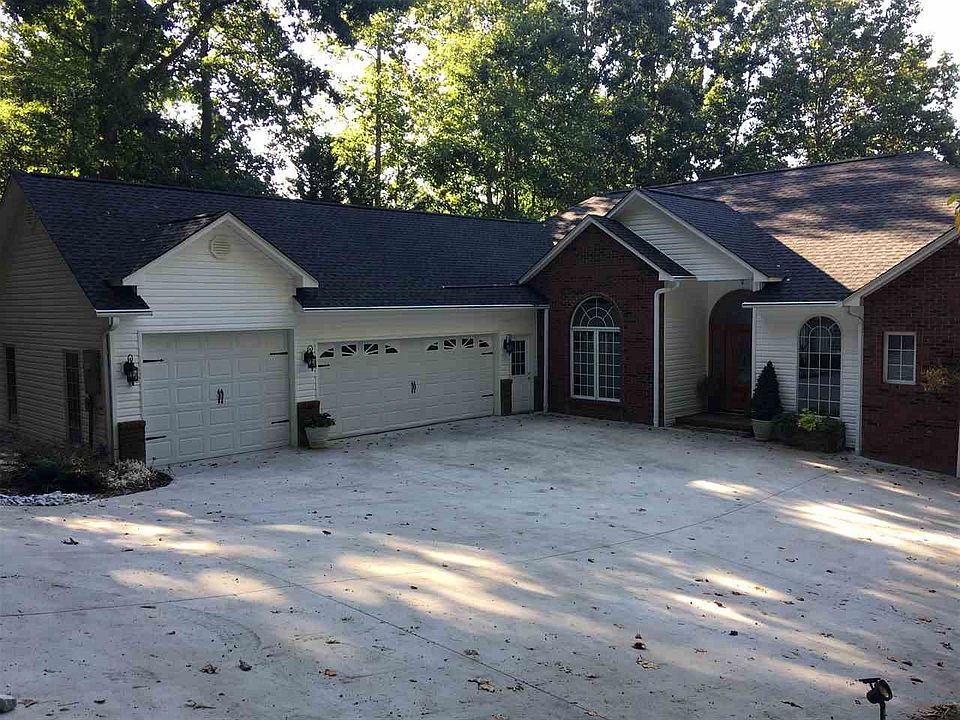 1st image of 214 Berwick Ct