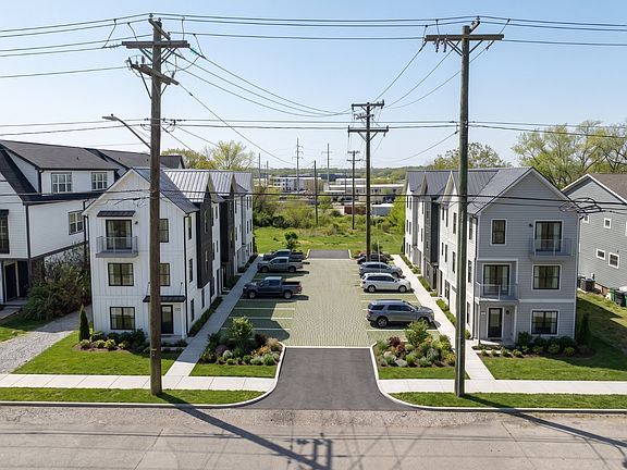 3rd image of 557 Veritas St