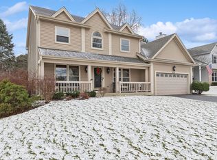 949 Milford St, Cary, IL 60013