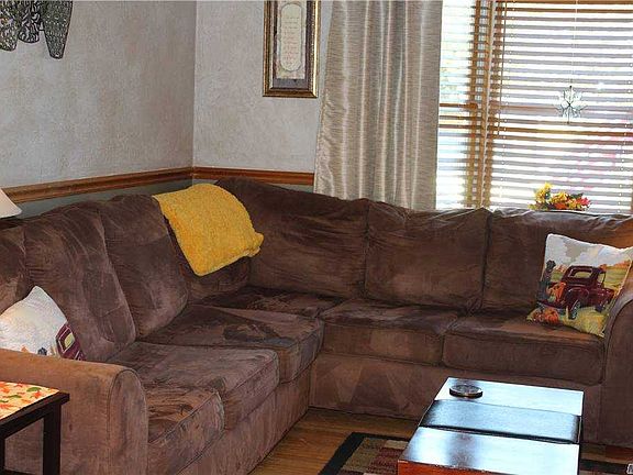 2nd image of 251 Phyllis Dr