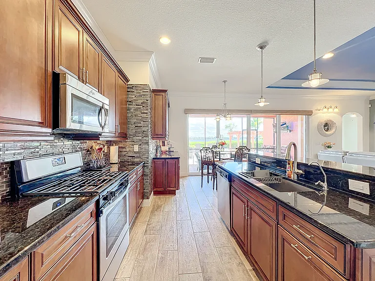 5310 Swift River Ct — Photo 23