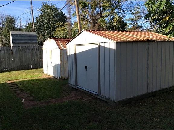 3rd image of 1907 Farmington Pl