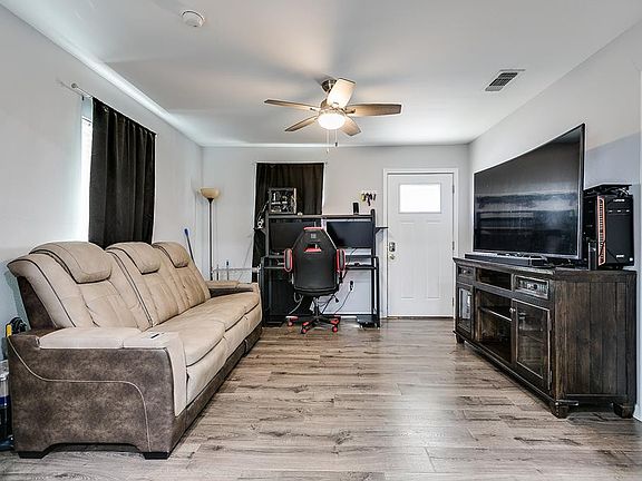 5th image of 106 E Highland Blvd