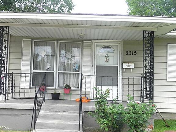 2nd image of 2315 Dennis St