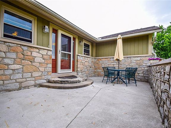 4th image of 3700 Heathwood Dr